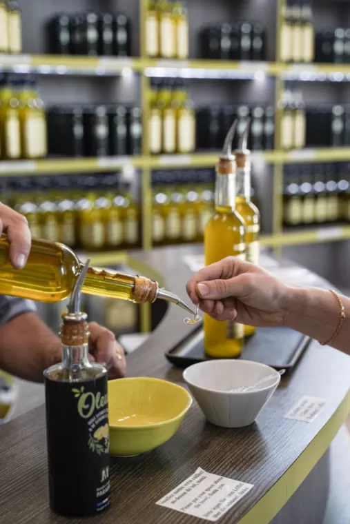 Présentation de votre producteur d'huile d'olive, Martignargues et à Saint-Maximin, Moulin à Huile Paradis